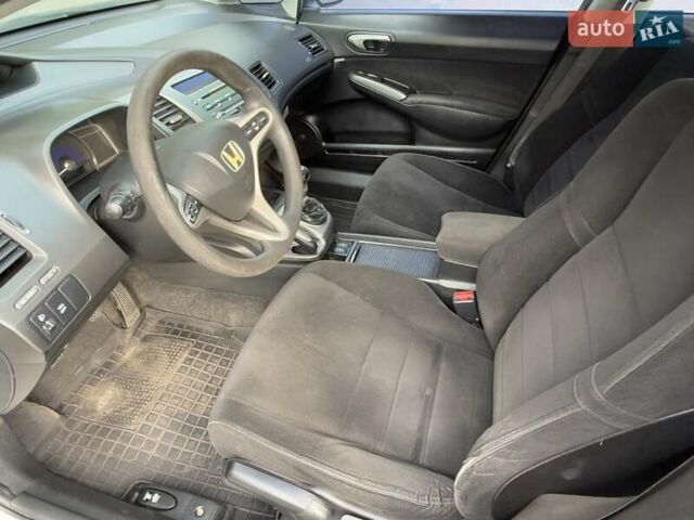 Серый Хонда Цивик, объемом двигателя 1.8 л и пробегом 378 тыс. км за 4900 $, фото 31 на Automoto.ua