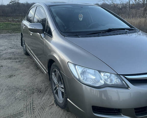 Серый Хонда Цивик, объемом двигателя 1.8 л и пробегом 232 тыс. км за 5000 $, фото 8 на Automoto.ua