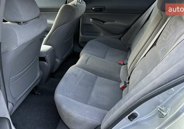 Серый Хонда Цивик, объемом двигателя 1.8 л и пробегом 156 тыс. км за 8953 $, фото 10 на Automoto.ua