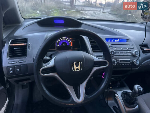 Серый Хонда Цивик, объемом двигателя 1.8 л и пробегом 232 тыс. км за 5000 $, фото 13 на Automoto.ua