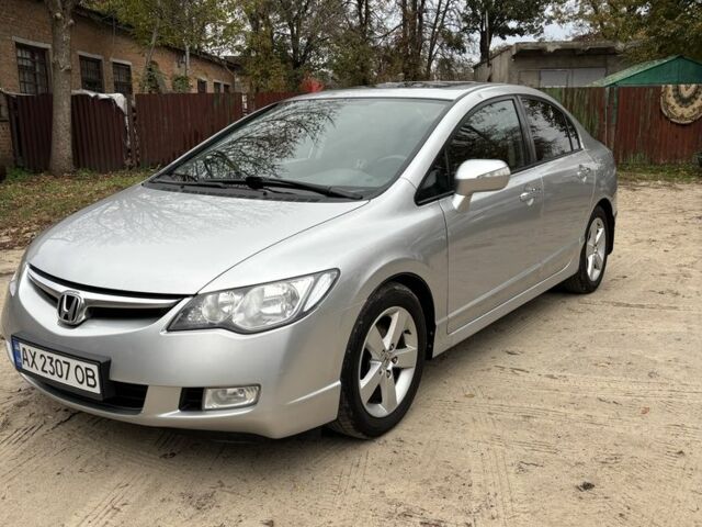 Серый Хонда Цивик, объемом двигателя 1.8 л и пробегом 346 тыс. км за 5500 $, фото 4 на Automoto.ua