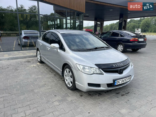 Серый Хонда Цивик, объемом двигателя 1.8 л и пробегом 193 тыс. км за 6700 $, фото 9 на Automoto.ua