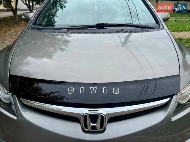 Серый Хонда Цивик, объемом двигателя 1.8 л и пробегом 268 тыс. км за 5800 $, фото 26 на Automoto.ua