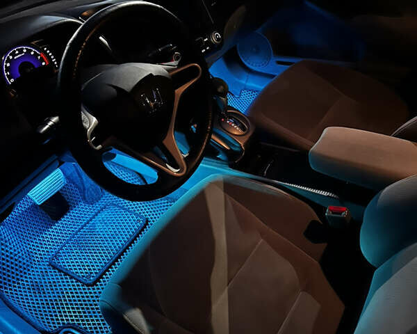 Серый Хонда Цивик, объемом двигателя 1.8 л и пробегом 250 тыс. км за 5700 $, фото 26 на Automoto.ua