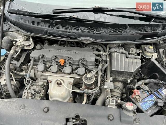 Серый Хонда Цивик, объемом двигателя 1.8 л и пробегом 230 тыс. км за 6350 $, фото 18 на Automoto.ua