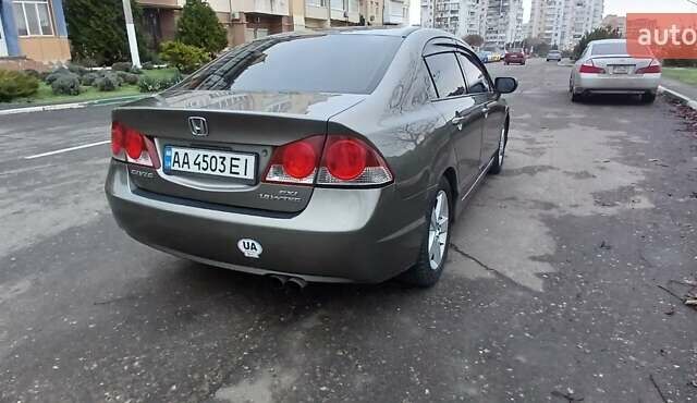 Серый Хонда Цивик, объемом двигателя 1.8 л и пробегом 268 тыс. км за 5800 $, фото 17 на Automoto.ua