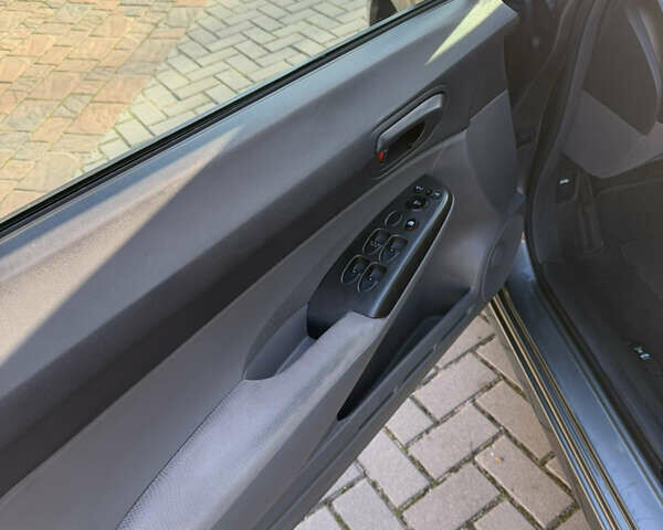 Серый Хонда Цивик, объемом двигателя 1.8 л и пробегом 148 тыс. км за 7400 $, фото 8 на Automoto.ua