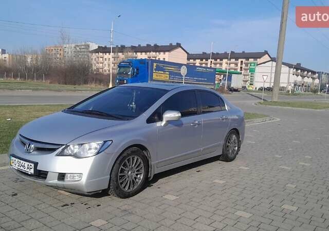 Серый Хонда Цивик, объемом двигателя 1.8 л и пробегом 162 тыс. км за 8300 $, фото 6 на Automoto.ua