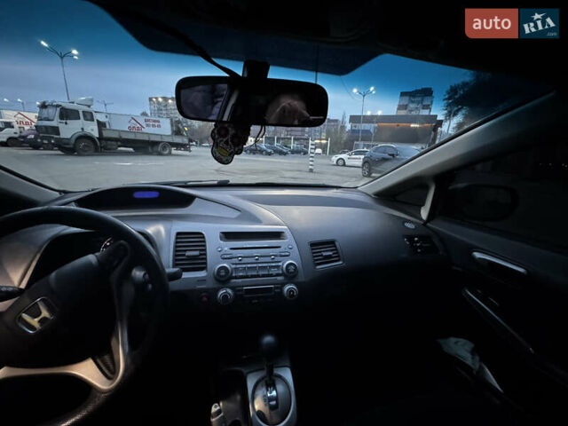 Серый Хонда Цивик, объемом двигателя 1.8 л и пробегом 207 тыс. км за 8150 $, фото 11 на Automoto.ua