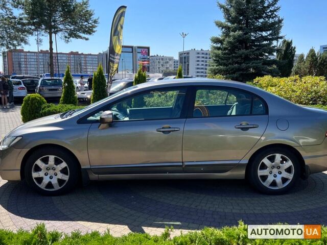 Сірий Хонда Сівік, об'ємом двигуна 1.8 л та пробігом 128 тис. км за 7400 $, фото 3 на Automoto.ua