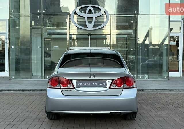 Серый Хонда Цивик, объемом двигателя 1.8 л и пробегом 156 тыс. км за 8953 $, фото 3 на Automoto.ua