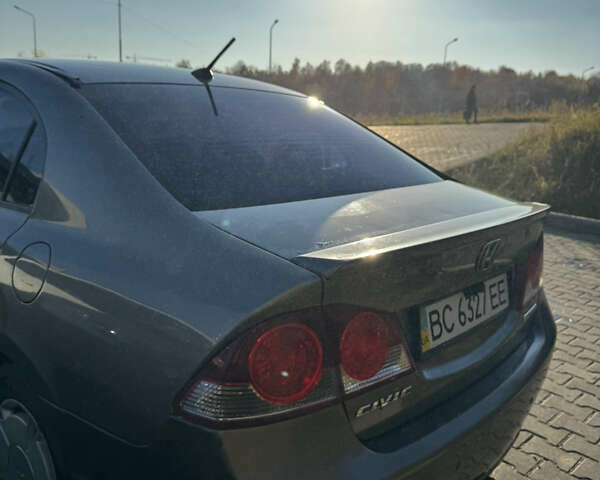 Серый Хонда Цивик, объемом двигателя 1.3 л и пробегом 215 тыс. км за 5500 $, фото 9 на Automoto.ua