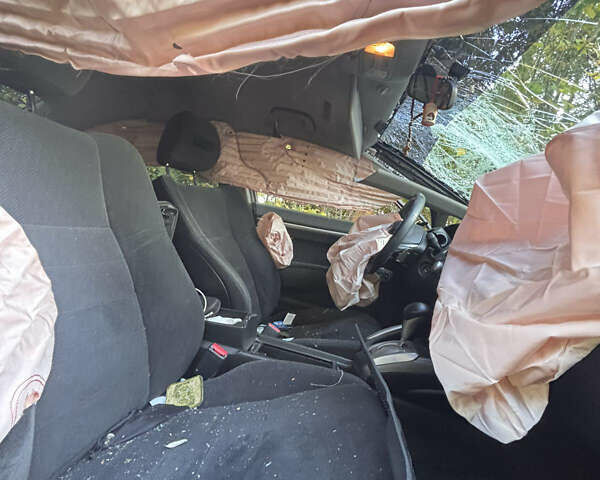 Серый Хонда Цивик, объемом двигателя 1.8 л и пробегом 180 тыс. км за 1500 $, фото 2 на Automoto.ua