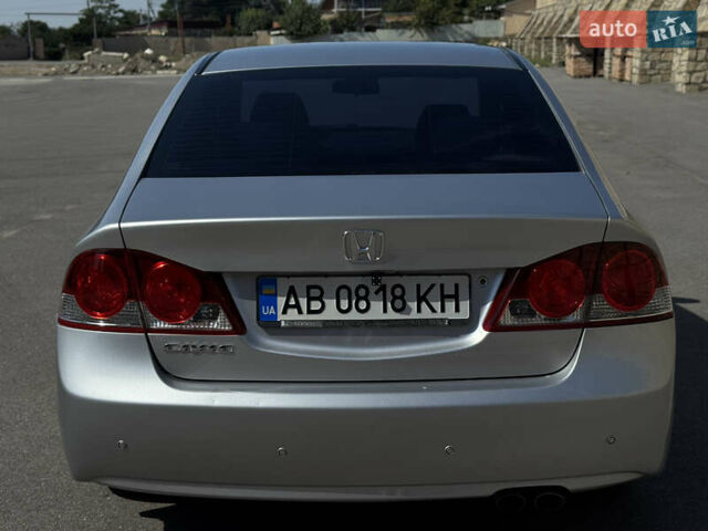 Серый Хонда Цивик, объемом двигателя 1.8 л и пробегом 234 тыс. км за 7300 $, фото 4 на Automoto.ua