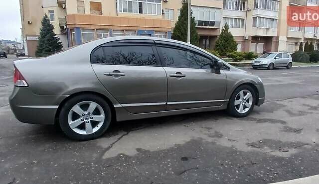 Серый Хонда Цивик, объемом двигателя 1.8 л и пробегом 268 тыс. км за 5800 $, фото 14 на Automoto.ua