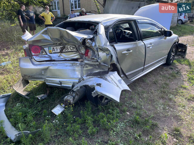 Серый Хонда Цивик, объемом двигателя 1.8 л и пробегом 193 тыс. км за 2000 $, фото 2 на Automoto.ua