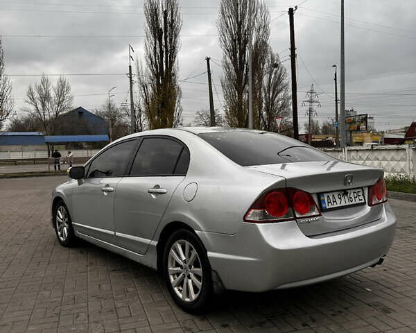 Серый Хонда Цивик, объемом двигателя 1.8 л и пробегом 250 тыс. км за 5700 $, фото 5 на Automoto.ua