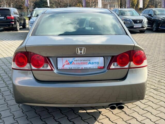 Серый Хонда Цивик, объемом двигателя 1.8 л и пробегом 339 тыс. км за 6400 $, фото 5 на Automoto.ua