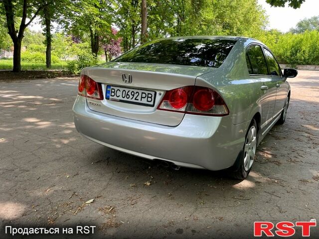 Серый Хонда Цивик, объемом двигателя 1.8 л и пробегом 193 тыс. км за 6700 $, фото 5 на Automoto.ua