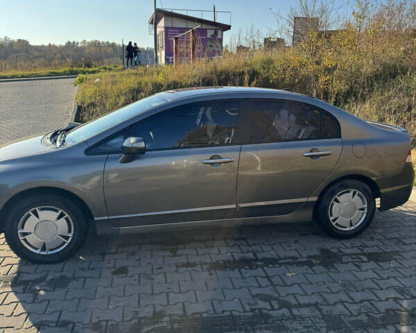 Серый Хонда Цивик, объемом двигателя 1.3 л и пробегом 215 тыс. км за 5500 $, фото 3 на Automoto.ua