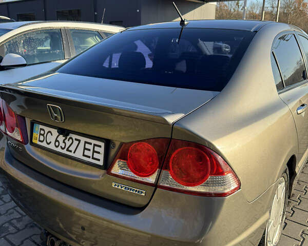 Серый Хонда Цивик, объемом двигателя 1.3 л и пробегом 215 тыс. км за 5500 $, фото 7 на Automoto.ua