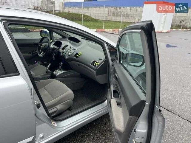 Серый Хонда Цивик, объемом двигателя 1.8 л и пробегом 230 тыс. км за 6350 $, фото 8 на Automoto.ua