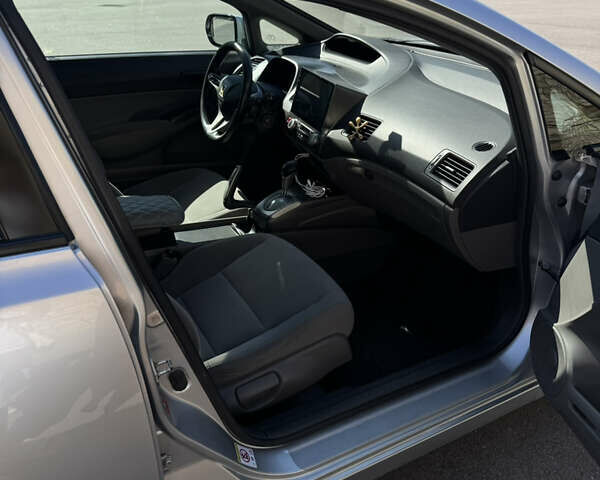 Серый Хонда Цивик, объемом двигателя 1.8 л и пробегом 234 тыс. км за 7300 $, фото 22 на Automoto.ua