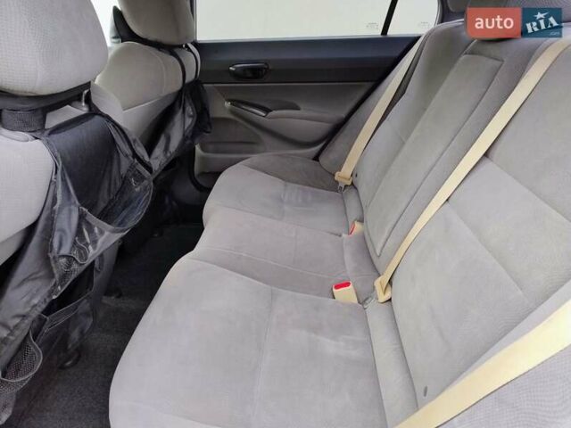 Серый Хонда Цивик, объемом двигателя 1.8 л и пробегом 237 тыс. км за 5000 $, фото 10 на Automoto.ua