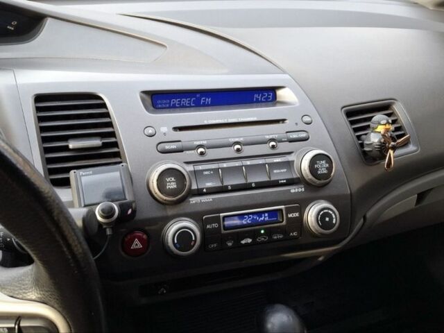 Сірий Хонда Сівік, об'ємом двигуна 1.3 л та пробігом 260 тис. км за 4150 $, фото 9 на Automoto.ua