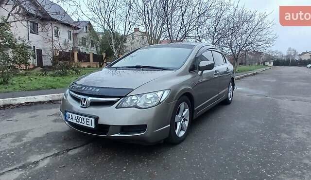 Серый Хонда Цивик, объемом двигателя 1.8 л и пробегом 268 тыс. км за 5800 $, фото 15 на Automoto.ua