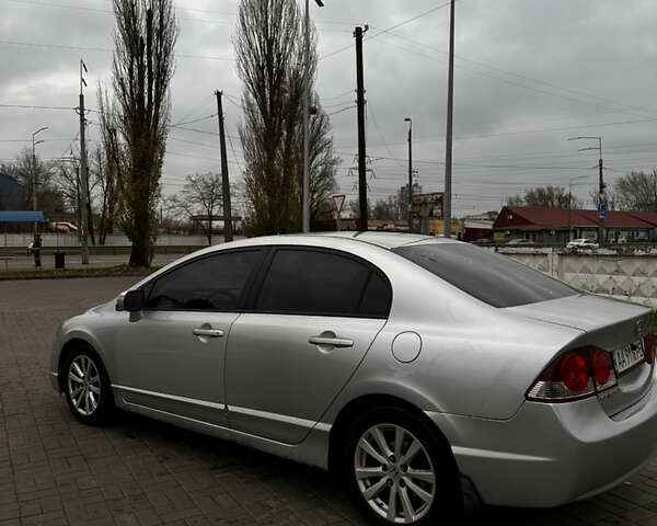 Серый Хонда Цивик, объемом двигателя 1.8 л и пробегом 250 тыс. км за 5700 $, фото 9 на Automoto.ua