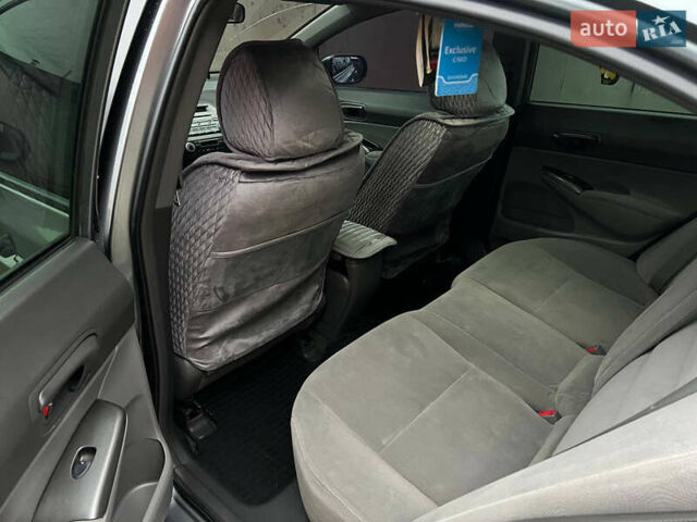 Серый Хонда Цивик, объемом двигателя 1.8 л и пробегом 267 тыс. км за 5700 $, фото 11 на Automoto.ua