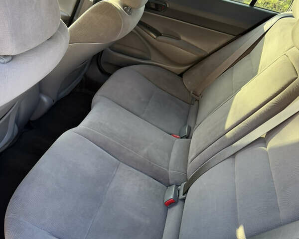 Серый Хонда Цивик, объемом двигателя 1.8 л и пробегом 148 тыс. км за 7400 $, фото 11 на Automoto.ua