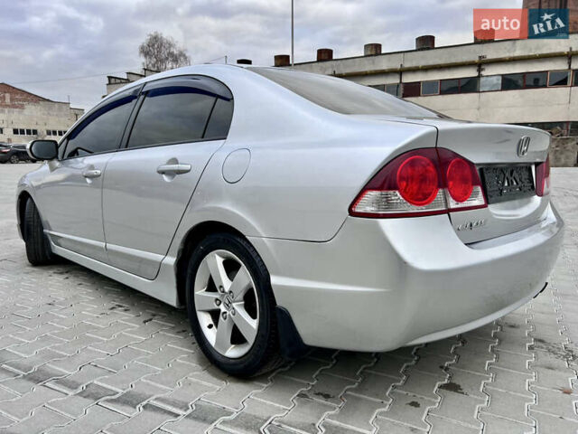 Серый Хонда Цивик, объемом двигателя 1.8 л и пробегом 168 тыс. км за 7650 $, фото 5 на Automoto.ua