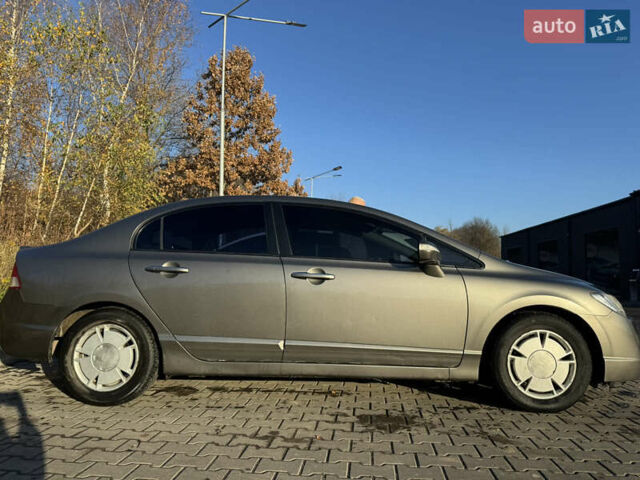 Серый Хонда Цивик, объемом двигателя 1.3 л и пробегом 215 тыс. км за 5500 $, фото 8 на Automoto.ua
