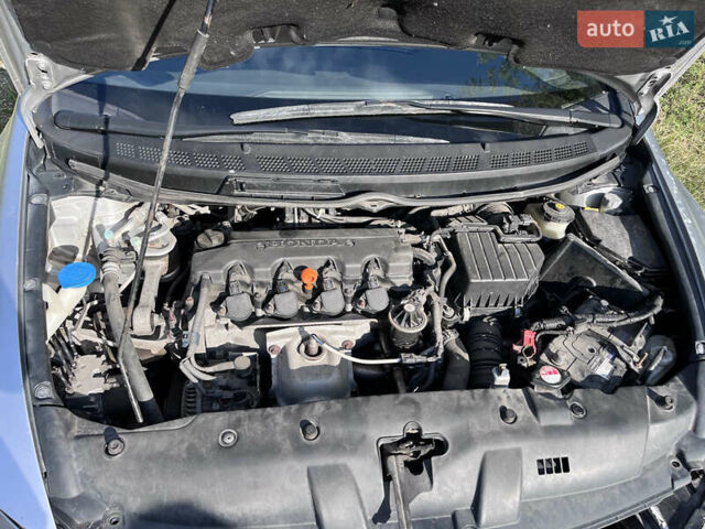 Сірий Хонда Сівік, об'ємом двигуна 1.8 л та пробігом 193 тис. км за 2000 $, фото 2 на Automoto.ua