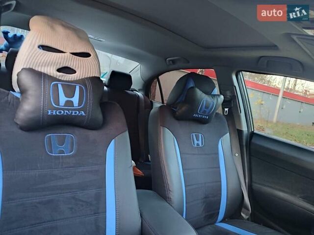 Серый Хонда Цивик, объемом двигателя 1.8 л и пробегом 160 тыс. км за 8000 $, фото 2 на Automoto.ua