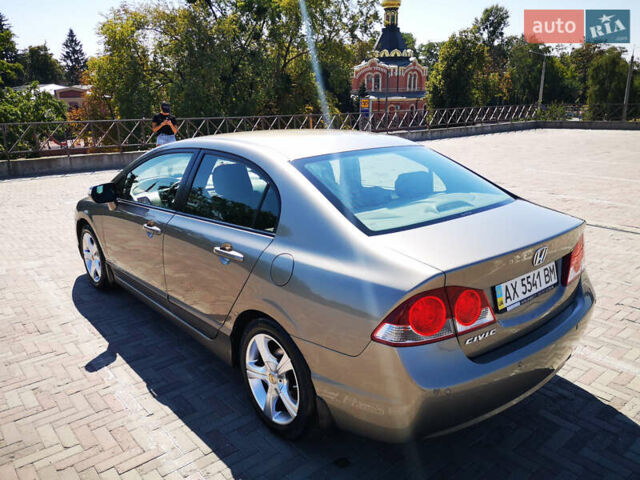 Сірий Хонда Сівік, об'ємом двигуна 1.8 л та пробігом 105 тис. км за 7200 $, фото 5 на Automoto.ua