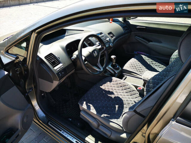 Сірий Хонда Сівік, об'ємом двигуна 1.8 л та пробігом 105 тис. км за 7200 $, фото 21 на Automoto.ua