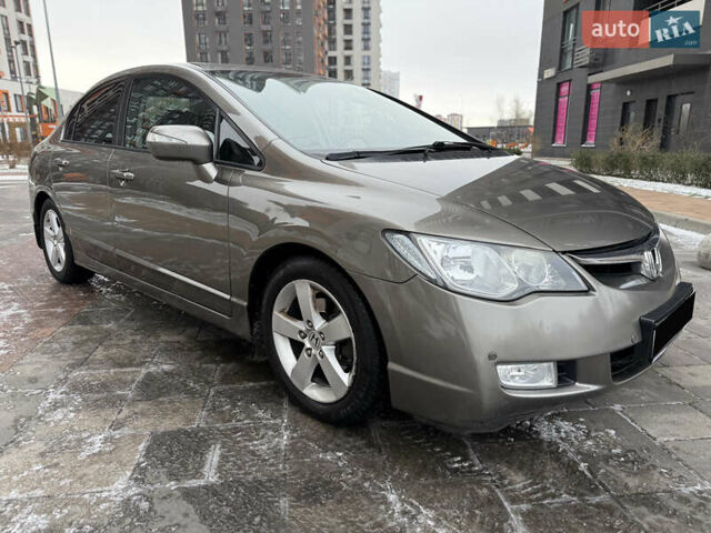 Серый Хонда Цивик, объемом двигателя 1.8 л и пробегом 189 тыс. км за 6222 $, фото 8 на Automoto.ua