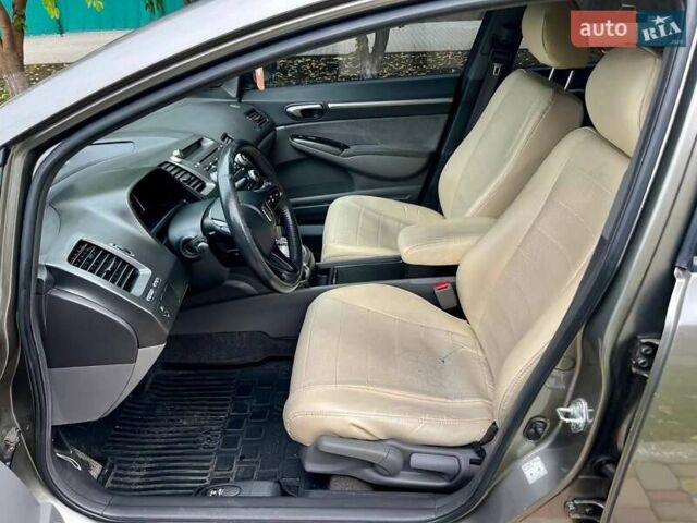 Серый Хонда Цивик, объемом двигателя 1.8 л и пробегом 268 тыс. км за 5800 $, фото 30 на Automoto.ua