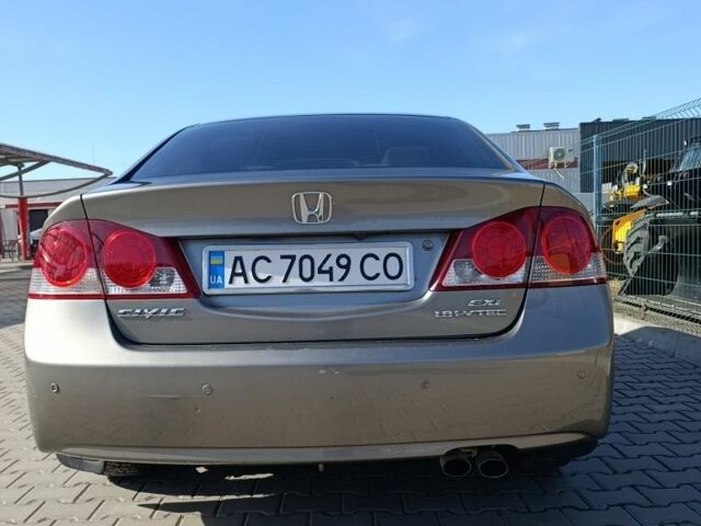 Серый Хонда Цивик, объемом двигателя 1.8 л и пробегом 225 тыс. км за 5500 $, фото 4 на Automoto.ua