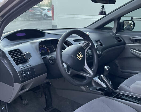 Серый Хонда Цивик, объемом двигателя 1.8 л и пробегом 298 тыс. км за 5200 $, фото 5 на Automoto.ua