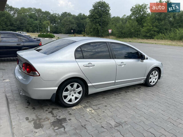 Серый Хонда Цивик, объемом двигателя 1.8 л и пробегом 193 тыс. км за 6700 $, фото 3 на Automoto.ua