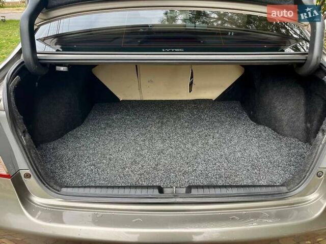 Серый Хонда Цивик, объемом двигателя 1.8 л и пробегом 268 тыс. км за 5800 $, фото 10 на Automoto.ua