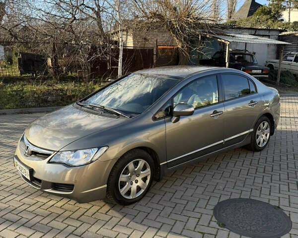 Серый Хонда Цивик, объемом двигателя 1.8 л и пробегом 148 тыс. км за 7400 $, фото 3 на Automoto.ua