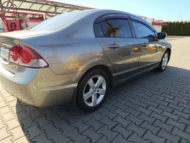 Серый Хонда Цивик, объемом двигателя 1.8 л и пробегом 225 тыс. км за 5500 $, фото 3 на Automoto.ua