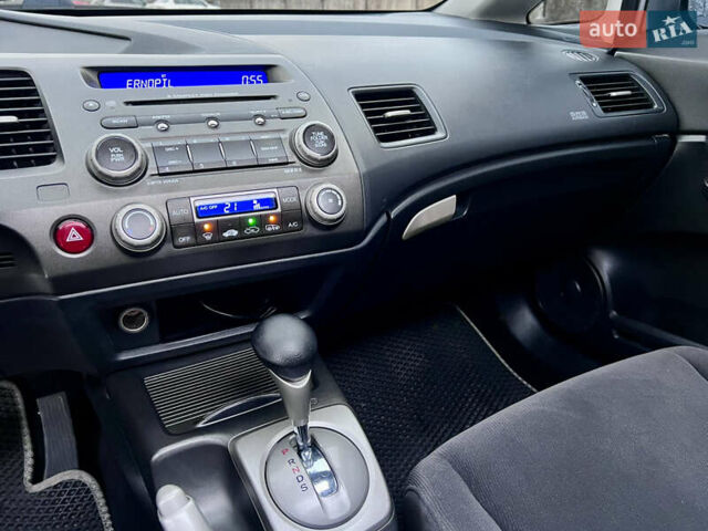 Серый Хонда Цивик, объемом двигателя 1.8 л и пробегом 168 тыс. км за 7650 $, фото 24 на Automoto.ua