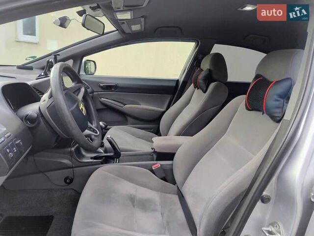 Серый Хонда Цивик, объемом двигателя 1.8 л и пробегом 237 тыс. км за 5000 $, фото 15 на Automoto.ua