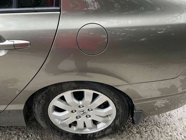 Серый Хонда Цивик, объемом двигателя 1.8 л и пробегом 2 тыс. км за 6200 $, фото 4 на Automoto.ua